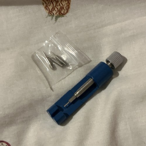 Blue watch link - pin, remover